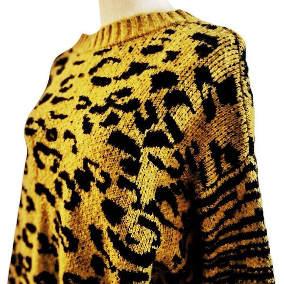 For The Republic Leopard Animal Print Pullover Sweater Size Medium - Picture 3 of 6